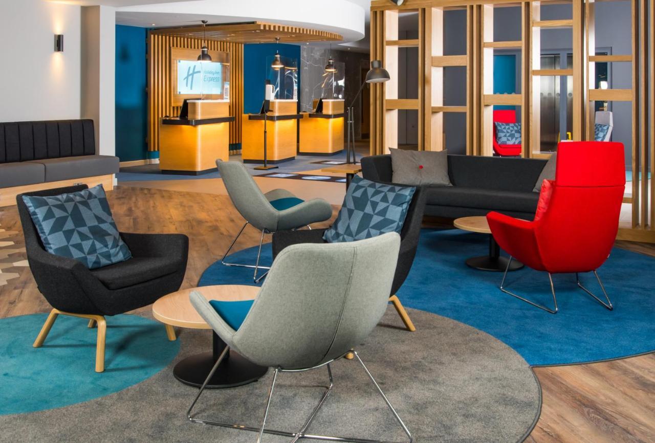 Holiday Inn Express - Bicester By Ihg Экстерьер фото