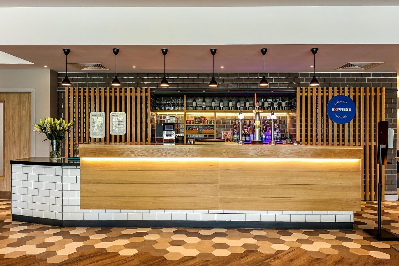 Holiday Inn Express - Bicester By Ihg Экстерьер фото