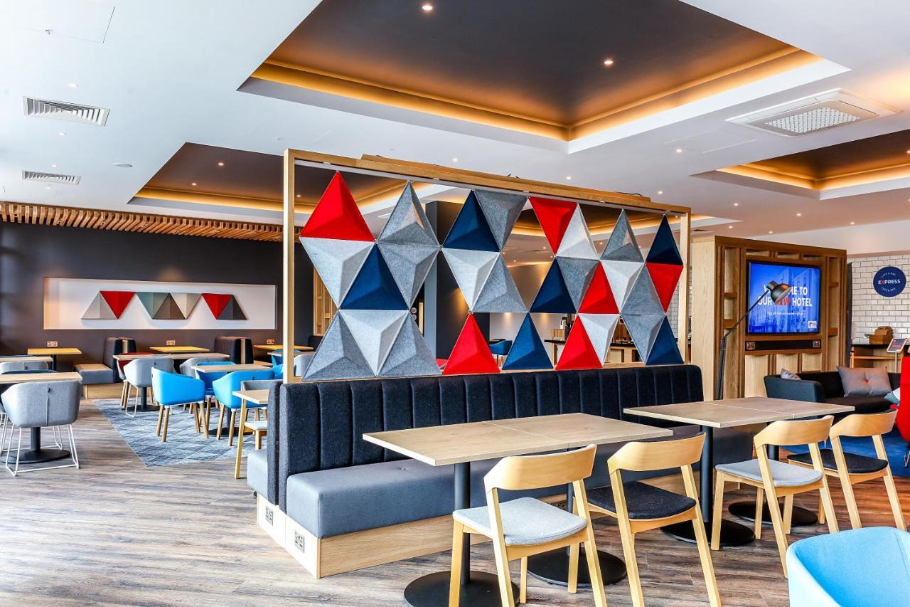Holiday Inn Express - Bicester By Ihg Экстерьер фото