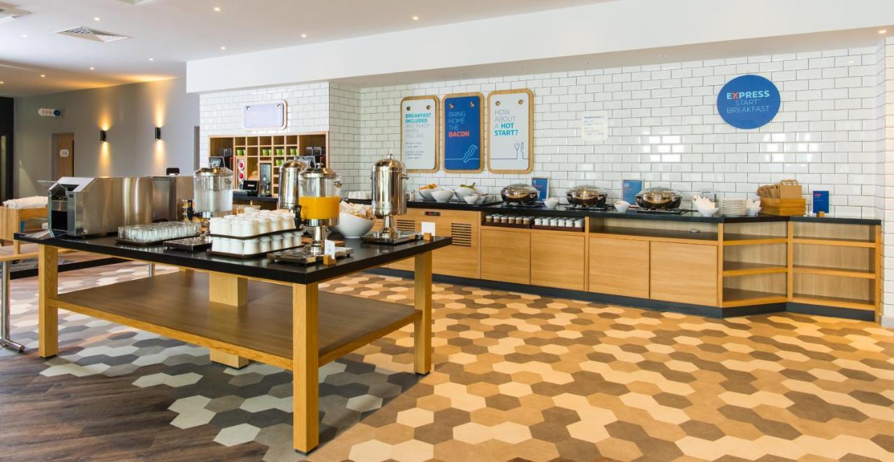 Holiday Inn Express - Bicester By Ihg Экстерьер фото