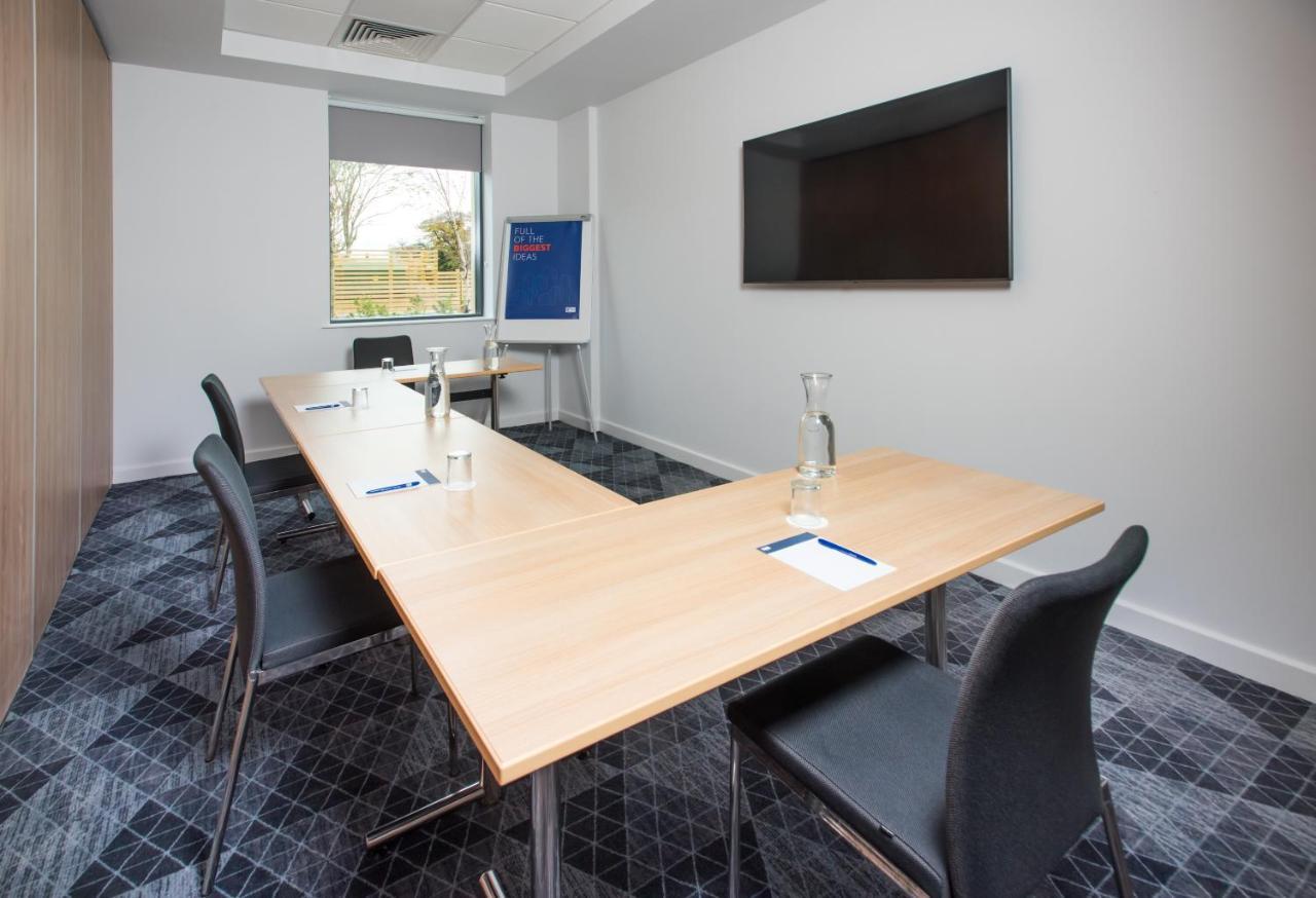 Holiday Inn Express - Bicester By Ihg Экстерьер фото