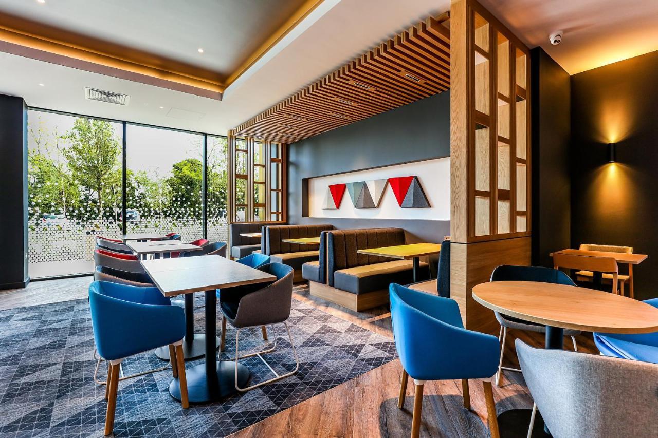 Holiday Inn Express - Bicester By Ihg Экстерьер фото
